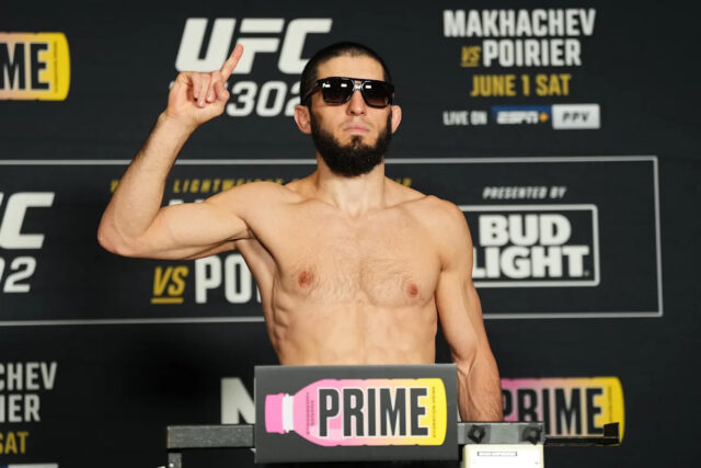 Obr: Checkout Súbežná transformácia Islama Machačeva pred debutovým zápasom o Obr: Checkout Súbežná transformácia Islama Machačeva pred debutovým zápasom o titul vo welterovej váhe UFC 322