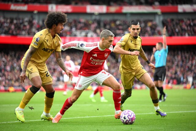 Obranca Premier League otvára dvere Barcelone Obranca Premier League otvára dvere Barcelone