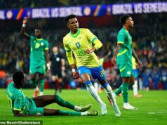 Odhalené: Ako brazílsky šéf Carlo Ancelotti „prestal trénovať, aby sa Estevao (18) obliekol pred všetkými svojimi spoluhráčmi Estevao žiaril pre Brazíliu pod vedením legendárneho trénera Carla Ancelottiho