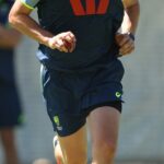 Je to obrázok, ktorý vydesí fanúšikov Anglicka: Austrálsky paceman Pat Cummins s chuťou hádzal do sietí (na obrázku) v Perthe