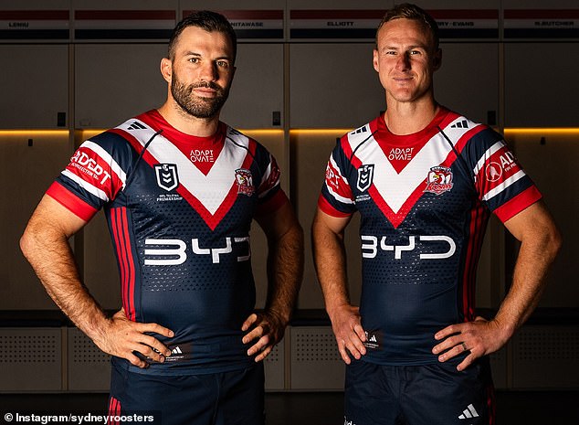 Odhliadnite od fanúšikov Sea Eagles! Halfback Daly Cherry-Evans oficiálne predstavený James Tedesco a Daly Cherry-Evans (na spoločnom obrázku) sa postavili pred médiá - na prvom verejnom vystúpení veľkého muža Manlyho v červenej, bielej a modrej farbe.