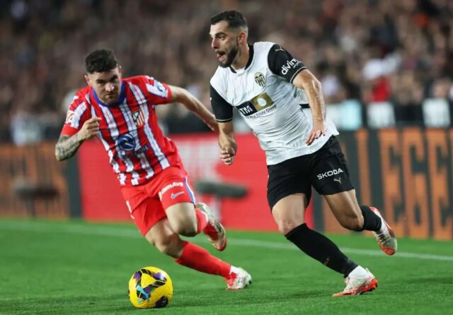 Oficiálne: Predĺženie zmluvy s hviezdou Valencie
