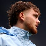 Harvey Elliott z Aston Villy počas zápasu Premier League medzi Tottenham Hotspur a Aston Villa na štadióne Tottenham Hotspur