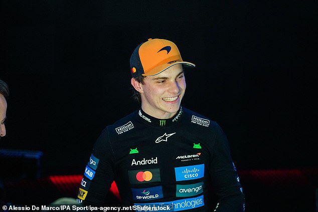 Oscar Piastri uskutočnil prekvapivý hovor po takmer dokonalom dni v Piastri sa celý usmieval (na obrázku) po víťazstve v šprintérskych pretekoch, potom získal pole position na Veľkú cenu Kataru, keď sa vymanil zo svojho hrozného poklesu formy.