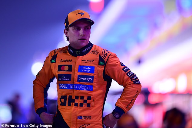 Oscar Piastri získal pole position pre šprint na GP Kataru, Oscar Piastri získal pole position pre šprint na GP Kataru, keďže chybami posiaty Lando Norris nedokázal udržať nervy - a Max Verstappen rozprúdil hry mysle