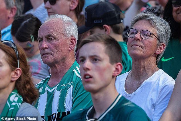 Otec Floriana Wirtza hovorí o problémoch syna „futbalového stroja“ v Hans Wirtz trvá na tom, že jeho syn sa v Liverpoole dobre usadil aj napriek pomalému úvodu do anglického futbalu