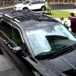 Sklamaný otec vyzval na „rešpekt“ v komunite po tom, čo mu mimo domu na predmestí Geelong ukradli kriketovú pálku (na obrázku vpravo)