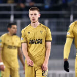 Hráči Crystal Palace vyzerajú skľúčene z porážky