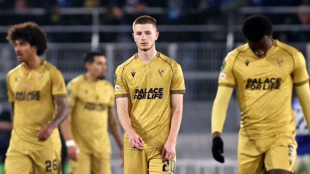 Palácovu neprehru ukončil Štrasburg Hráči Crystal Palace vyzerajú skľúčene z porážky