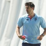 Austrálsky testovací kapitán Pat Cummins bol vylúčený z druhého Ashes Testu v Brisbane