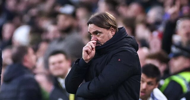Daniel Farke počas zápasu Premier League medzi Leedsom United a Aston Villa na Elland Road