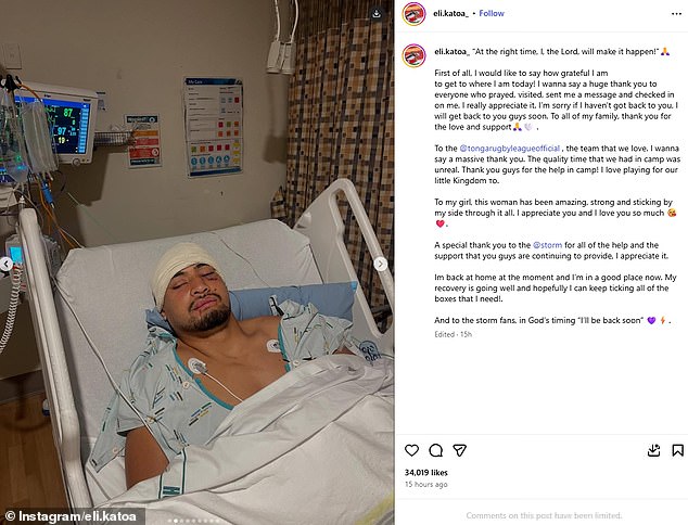 Pätká hviezda Eli Katoa dáva ohromujúci prísľub a odhaľuje otriasajúce Na obrázku: Príspevok na Instagrame, v ktorom Eli Katoa povedal fanúšikom Melbourne Storm: „Čoskoro sa vrátim“ po núdzovej operácii krvácania do mozgu, ktorú utrpel počas hry za Tonga