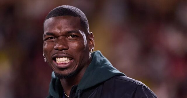 Paul Pogba sa pozerá pred zápasom v Monaku