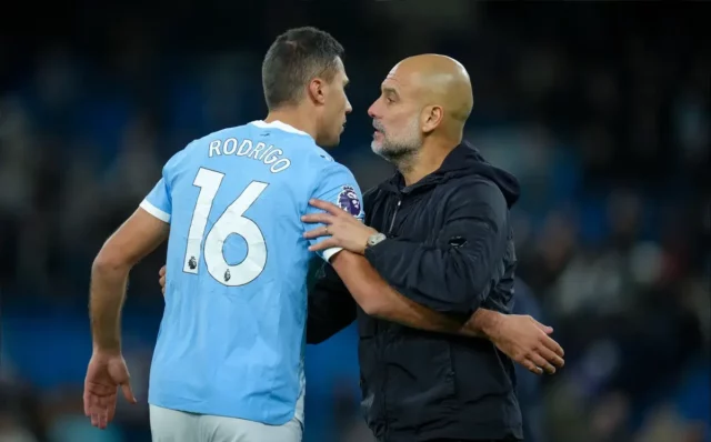 Pep Guardiola po absencii v kádri Borussie Dortmund upustil od hlavného Rodriho kondičného náznaku

