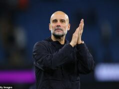 Pep Guardiola tvrdí, že rozhodcovia boli proti Man City už DESAŤROČIE a priznáva, že konfrontovali funkcionára kvôli kontroverznému gólu Bournemouthu Pep Guardiola tvrdil, že rozhodcovia boli proti Man City už desať rokov po víťazstve jeho tímu nad Bournemouthom