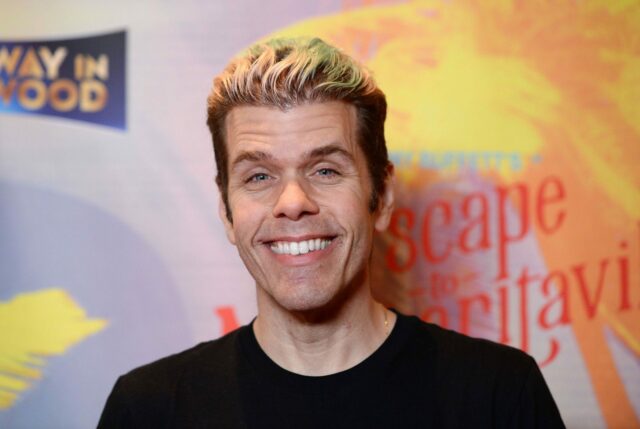Perez Hilton zareaguje po tom, čo bol po úteku po úteku po prerezaní členka, zajatý bodný muž Slender Man
