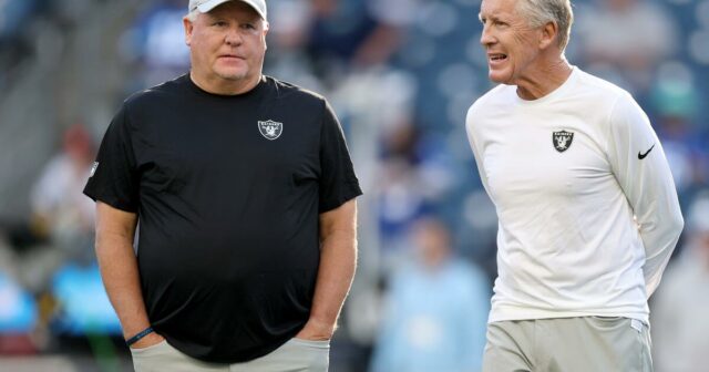Pete Carroll vyhodí Chipa Kellyho po ďalšej nevzhľadnej prehre Raiders
