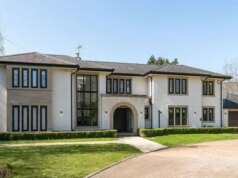 Phil Foden máva na rozlúčku so slávnymi susedmi, keď sa epické sídlo s vlastným KINOM konečne predáva Phil Foot