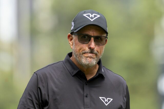 Phil Mickelson predpovedá, že sa veci „zhoršia“, keď reaguje na Phil Mickelson predpovedá, že sa veci „zhoršia“, keď reaguje na morské vtáky nájdené natreté v oleji vo Venture