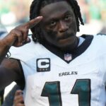 Philadelphia Eagles WR AJ Brown v rade na zápas v pondelok