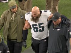 Philadelphia Eagles zasadila veľkú ranu, keď Lane Johnson utrpel znepokojujúce zranenie členka pred krívaním z ihriska Johnsona videli, ako kríval z ihriska, než ho vzali do vozíka a odviezli do šatne. Orli ho pôvodne uvádzali ako „sporného“ návratu