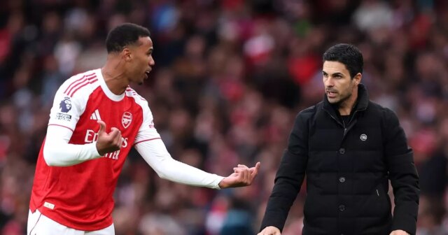 Odegarard v akcii pre Arsenal. 