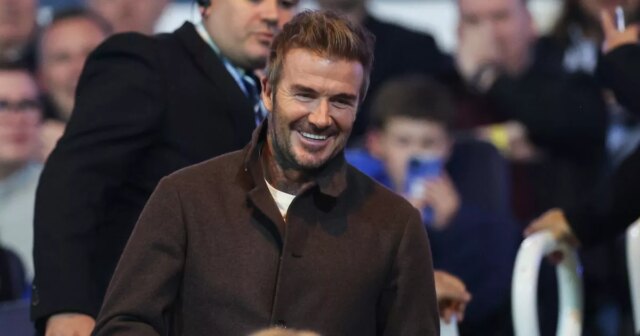 David Beckham počas zápasu Sky Bet League One medzi Birmingham City FC a Wrexham AFC v St Andrews v Knighthead Park 16. septembra 2024