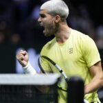 Po šokujúcej prehre Carlosa Alcaraza v Paríži Andy Roddick vysvetľuje, prečo má Španiel „ťažké časy“ zavŕšiť rok v silnejšom porovnaní s Jannikom Sinnerom