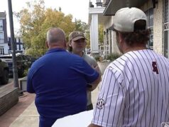 Po zatknutí policajtov sa objavia nové zábery Davea Portnoya, ktorý čelí antisemitskému hejterovi Dave Portnoy zverejnil nové zábery zo svojej šokujúcej výmeny názorov s antisemitským hejterom