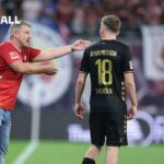 Obrázok článku: Pobozkal odznak súpera: Môže sa ešte stať obľúbencom fanúšikov Bundesligy?