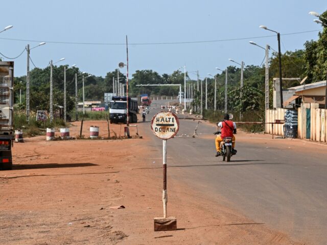 Pobrežie Slonoviny posilňuje obranu hraníc v dôsledku „nezvyčajného toku“ malijských Pobrežie Slonoviny posilňuje obranu hraníc v dôsledku „nezvyčajného toku“ malijských utečencov | Správy o migrácii