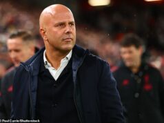 Podráždený Arne Slot zmietol tvrdenie Arsena Wengera, že podpísanie Floriana Wirtza ‚DESTROYED‘ má stred poľa Liverpoolu Arne Slot odmietol tvrdenie Arsena Wengera, že „zničil“ stred poľa Liverpoolu, aby začlenil Floriana Writa