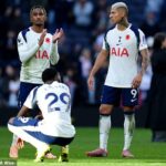 Tottenhamu sa podarilo remizovať proti Man United, no nepriaznivo naladil