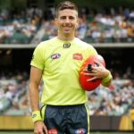 Bývalý rozhodca AFL Michael Pell (na obrázku) čelí ďalším obvineniam po tom, čo bol obvinený z údajných trestných činov stávkového podvodu