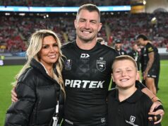 Posledný futbalový zápas Kierana Forana – keď sa legenda NRL pripravuje na svoju ďalšiu výzvu ako asistent trénera v Manly Sea Eagles Kieran Foran sa v nedeľu večer odhlási jednou z najzaslúženejších rozlúčok v ragbyovej lige - a o 15 hodín neskôr začne žiť ako asistent trénera v Manly Sea Eagles.