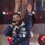 Post Malone vzdal hold Marshawnovi Kneelandovi počas jeho polčasovej ďakovnej šou