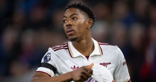 Myles Lewis-Skelly z Arsenalu si užíva súťaž o miesta v zostave