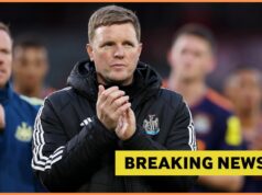 Postoj vlastníkov k budúcnosti Eddieho Howea Eddie Howe uznáva fanúšikov Newcastlu