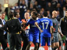 „Požiadal som UEFA, aby zmenila pravidlá po tom, čo ma hviezda Chelsea nazvala pred kamerou hanbou.“ Didier Drogba z Chelsea sa pohádal s rozhodcom Tomom Henningom Ovrebom