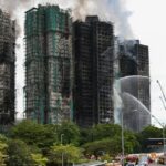 Požiar výškovej budovy v Hongkongu naživo: Požiar zabil najmenej 44, stovky nezvestných