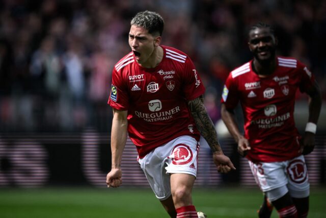 Pôžičková doložka Martina Satriana sa aktivuje, ak si Lyon zachová Pôžičková doložka Martina Satriana sa aktivuje, ak si Lyon zachová svoj profesionálny štatút