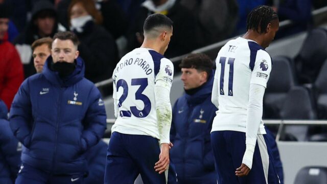 Prečo Pedro Porro „kričal“ na Bergvall pred „útočením“ mimo ihriska po porážke Tottenhamu s Fulhamom

