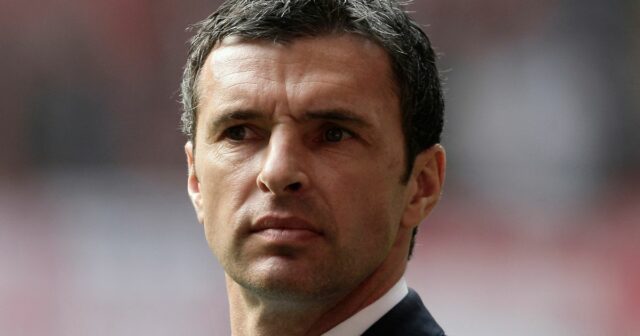 Pred štadiónom Evertonu bude inštalovaná nová „hovoriaca lavička“ na počesť Futbalová legenda Gary Speed, ktorý má vo svojej pamäti nainštalovanú novú „hovoriacu lavičku“.