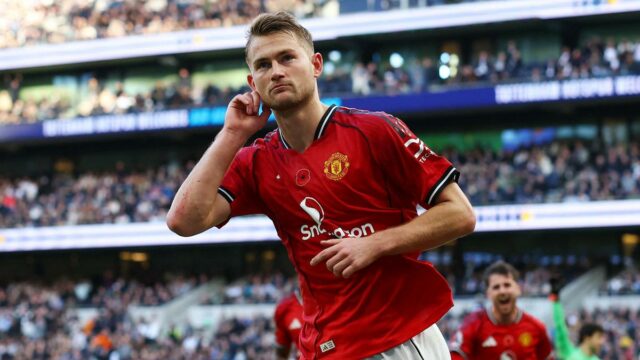 Premier League: De Ligtov posledný vyrovnávajúci gól priniesol Man United Premier League: De Ligtov posledný vyrovnávajúci gól priniesol Man United na Spurs dramatickú remízu