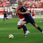 Prestup Rasmusa Hojlunda do Neapola zahŕňa tajnú klauzulu