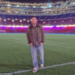 Lionel Messi vyvolal špekulácie o návrate do Barcelony, keď v pondelok zverejnil svoje fotografie späť na Camp Nou.