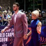 Paul Skenes (na snímke s priateľkou Livvy Dunne) získal svoju prvú cenu Cy Young Award