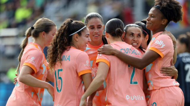Prípady pre a proti niekomu inému, ako je súčasný víťaz NWSL Championship
