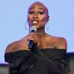 Prvá transgender roztlieskavačka NFL tvrdí o odchode z Panthers