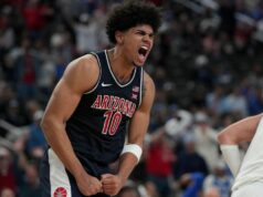 Prvák Koa rašelina vedie Arizona v minulosti vládnucej NCAA CHAMPION FLIDA Prvák Koa rašelina vedie Arizona v minulosti vládnucej NCAA CHAMPION FLIDA